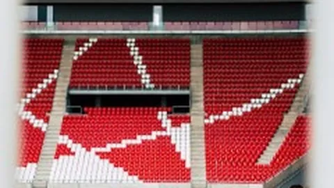 拜仁主帅图赫尔赛季末将离职，球队需迎头赶上8分差距挑战